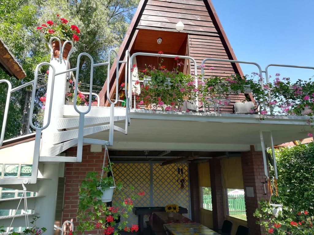 Tiszavirag Nyaralohaz Villa Seghedin Exterior foto